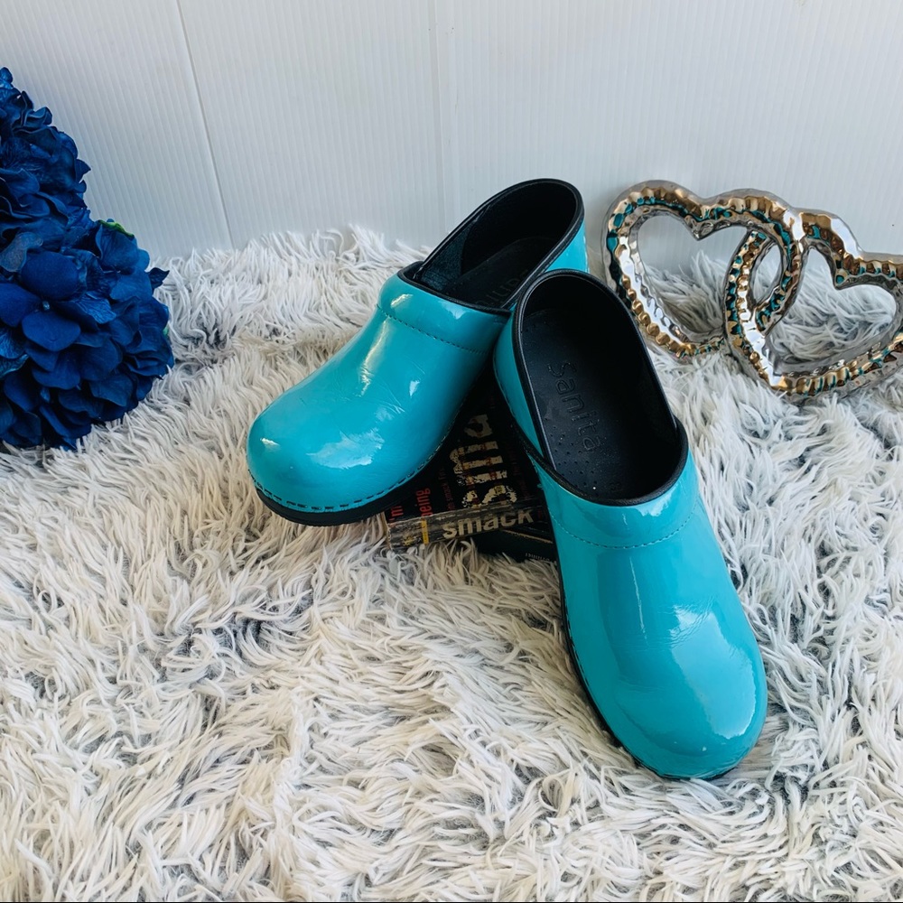 SANITAS WOMAN SHOES